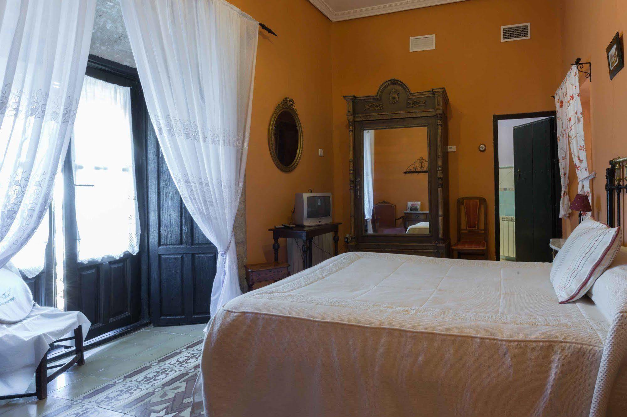 Palacio Guzmanes Hotel